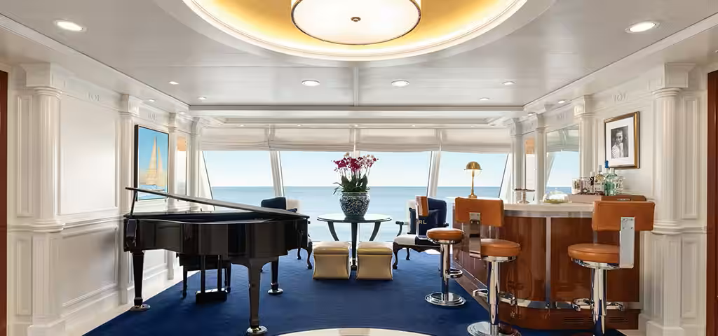 Oceania ships - Ralph-Lauren owner suite - by Approach Guides
