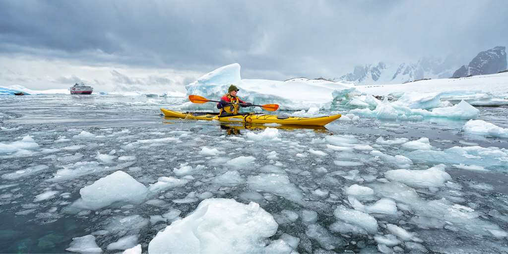 Hurtigruten Cruise ship - Antarctica kayak