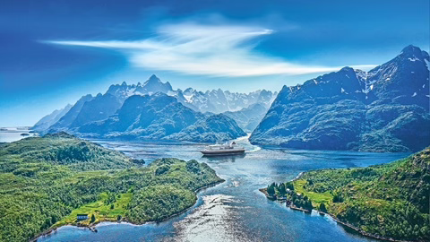 Hurtigruten Cruise ship - USTOA-cover