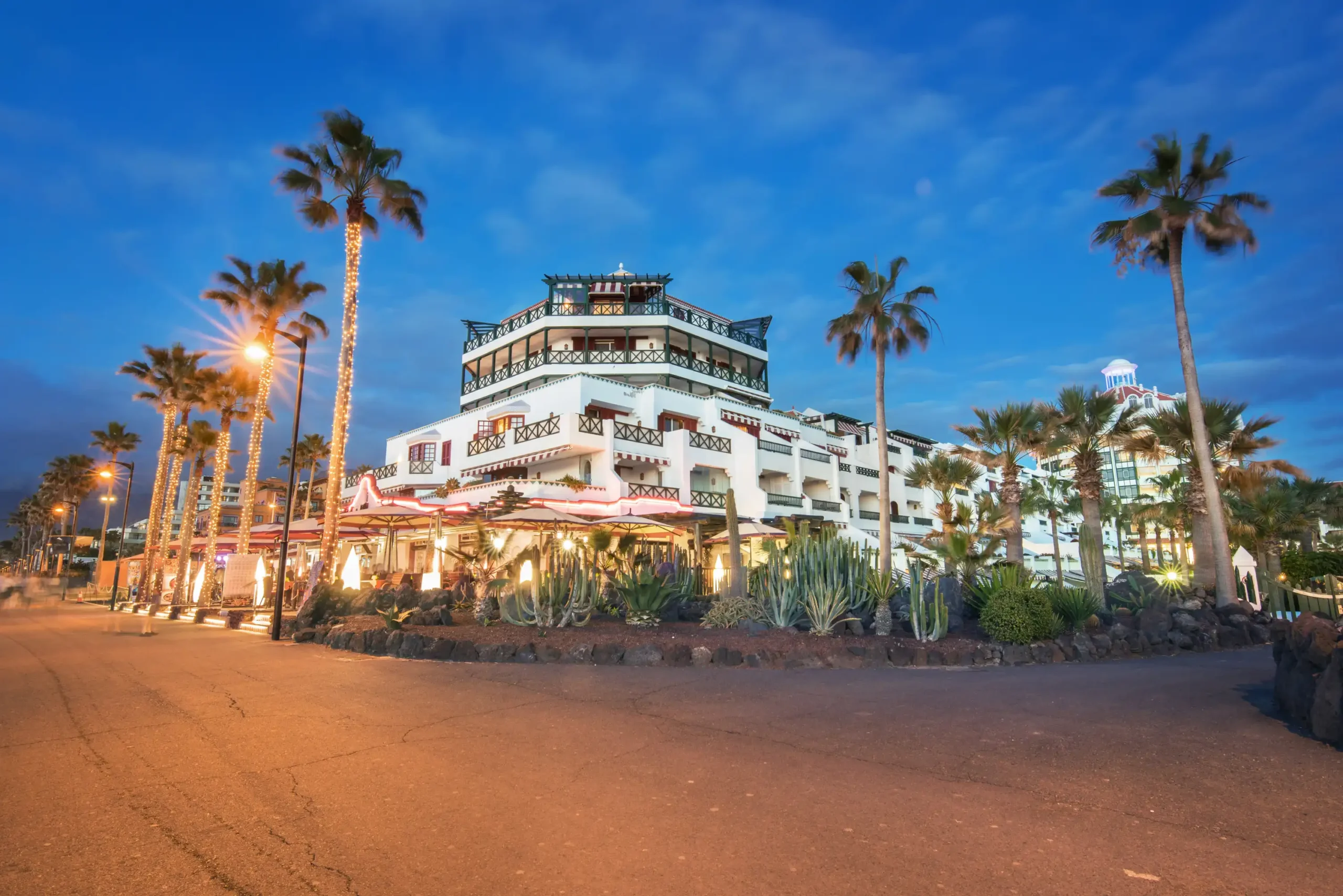 Luxury Hotels - Photo by getty images via Unsplash+.