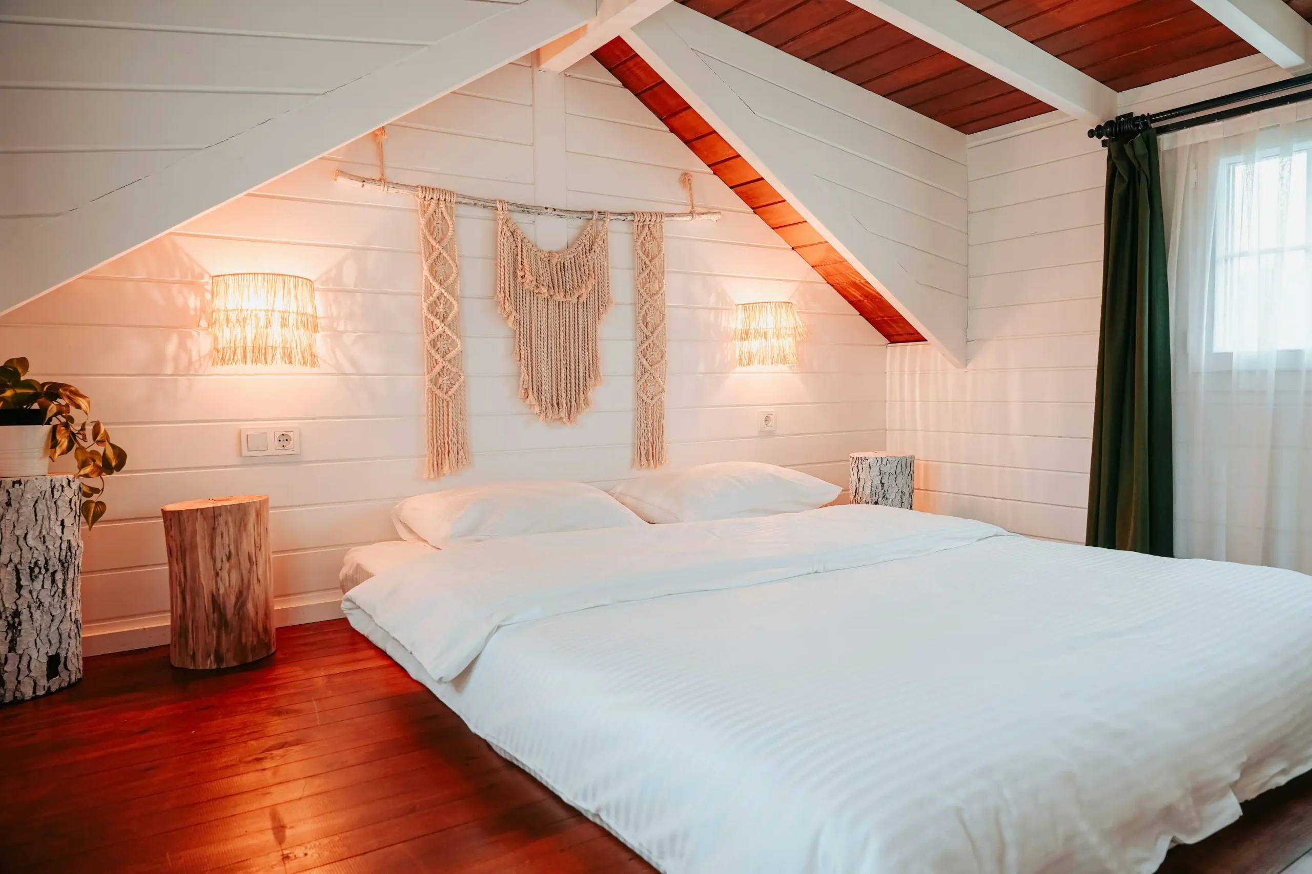 Luxury Lodge/Ranch/Camp - Photo by yunus tug via Unsplash+.