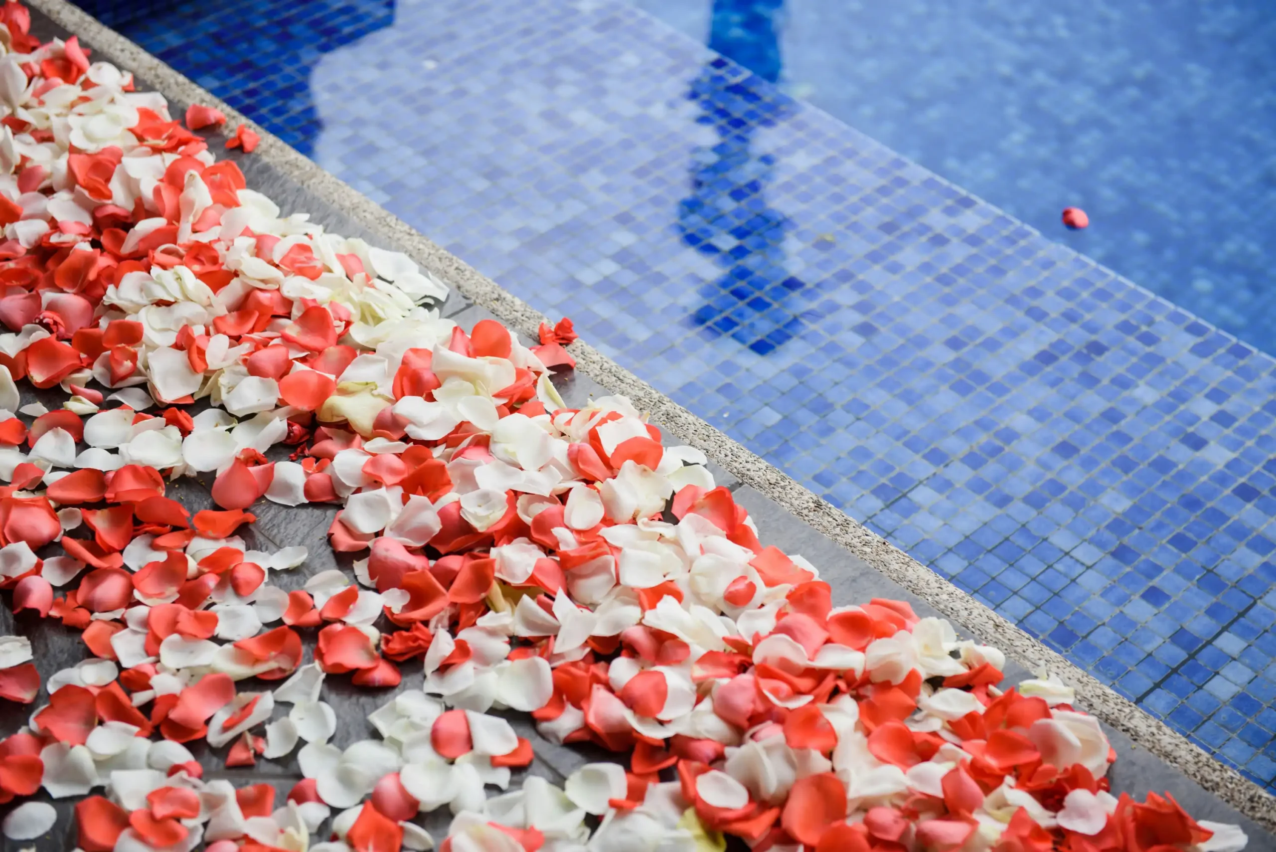 Luxury Spas - Photo by christina victoria craft via Unsplash+.